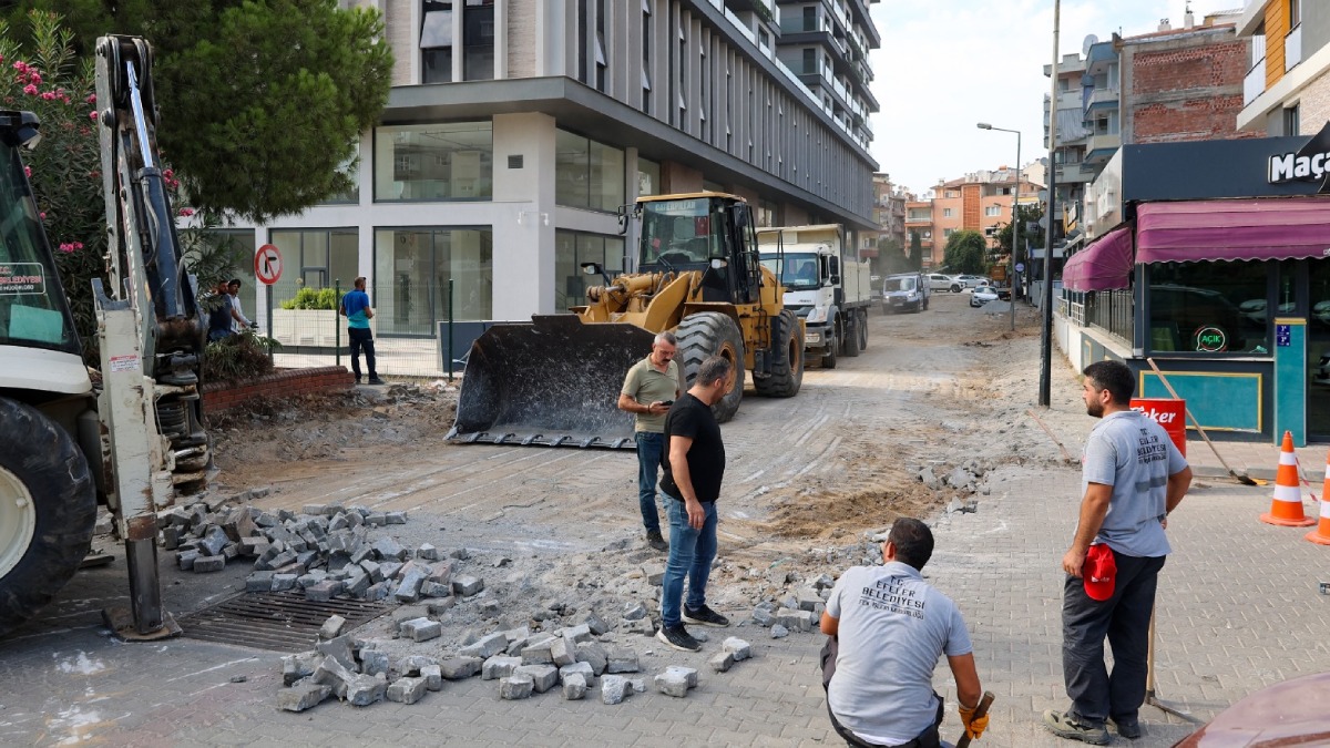 Efeler’de yollar yenileniyor