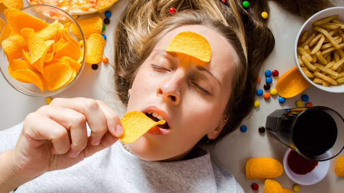 Beyin sağlığını tehdit eden gizli tehlike! Uzmanlar en tehlikesi seçti: Bu abur cuburdan uzak durun!