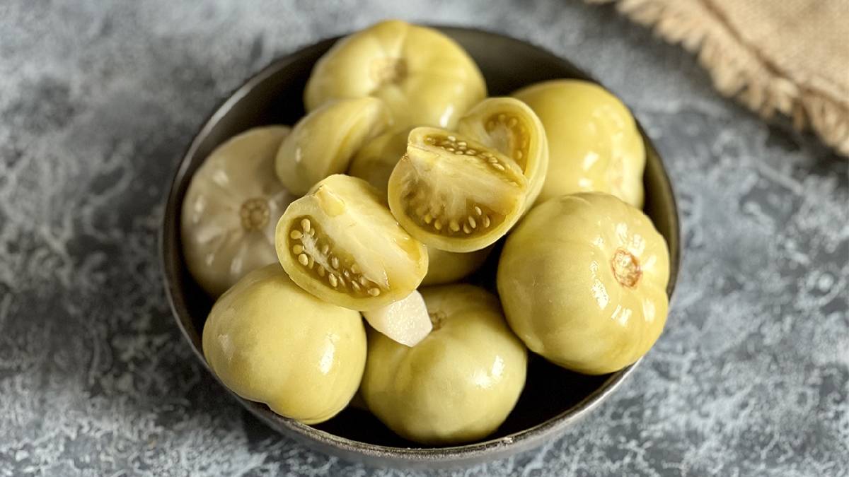 Domates turşusu nasıl yapılır? Kış sofralarının yeni yıldızı: Yemeklerin yanına çok yakışacak!