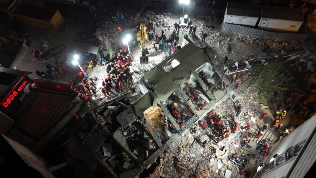 Uzmanlar Gebze'deki facia için konuştu: İhmal ve yıkılma sebebi incelemeler sonucu açıklanacak