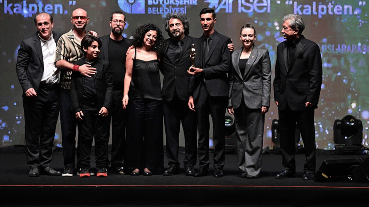 Altın Portakal'da 'Tavşan İmparatorluğu' rüzgarı