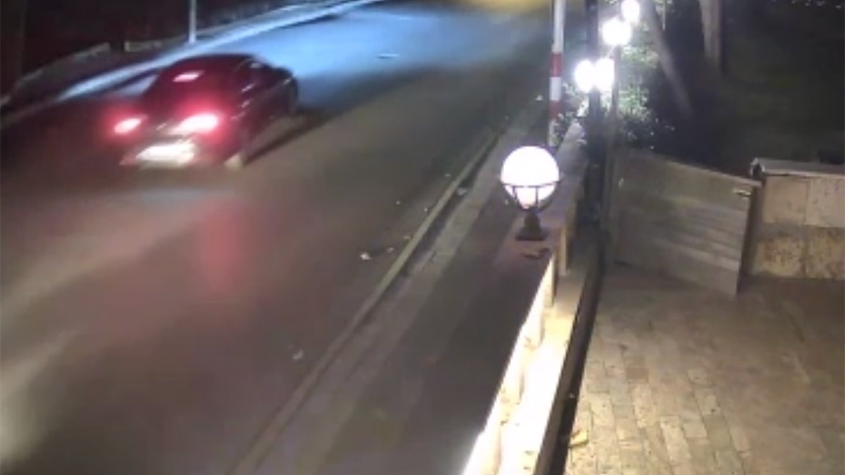 Avcılar'da sokak ortasında silahlı saldırı: Genç adam bacağından yaralandı