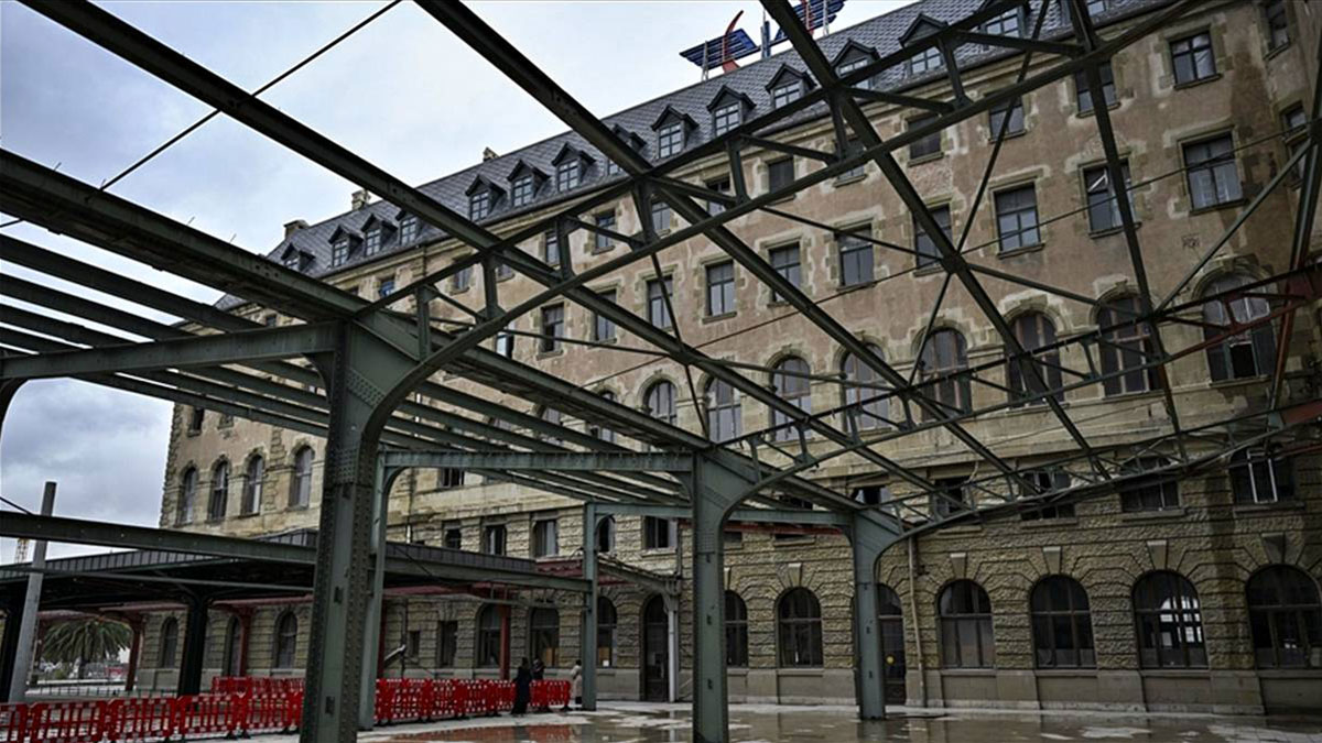 Haydarpaşa ve Sirkeci'ye gar yerine arkeopark, tren yerine etkinlik mi?