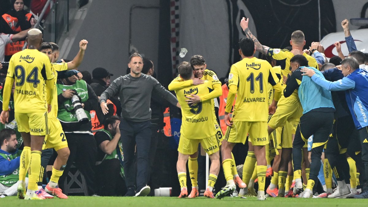 Derbide tarihi geri dönüş: Fenerbahçe, Beşiktaş karşısında 2-0 geriye düştüğü maçı 3-2 kazandı