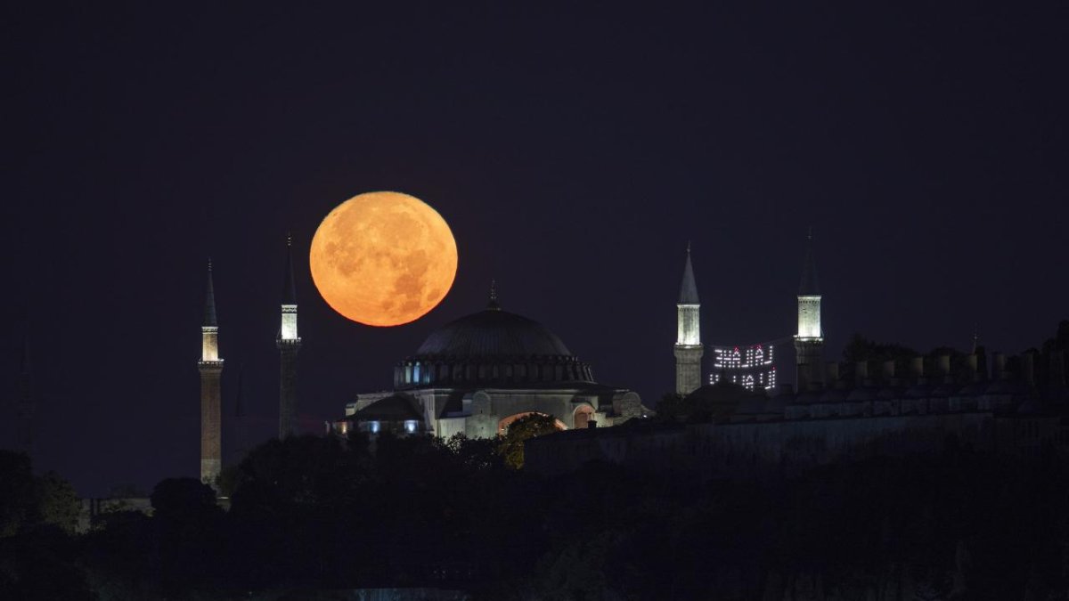 2019’dan bu yana en yakın "Süper Ay" görülecek