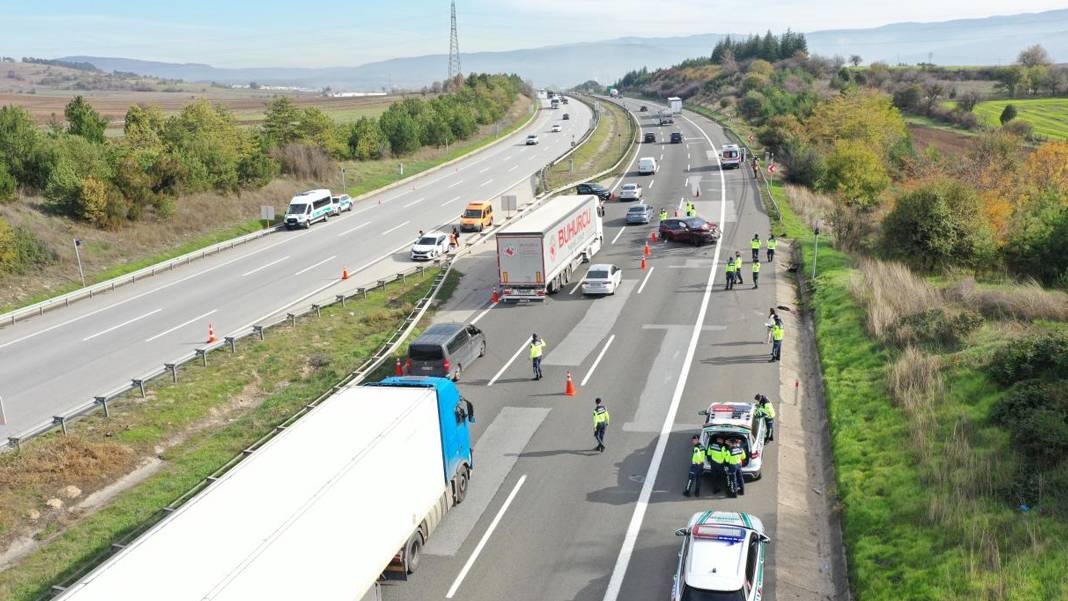 Anadolu Otoyolu'nda kaza: 1 ölü, 4 yaralı