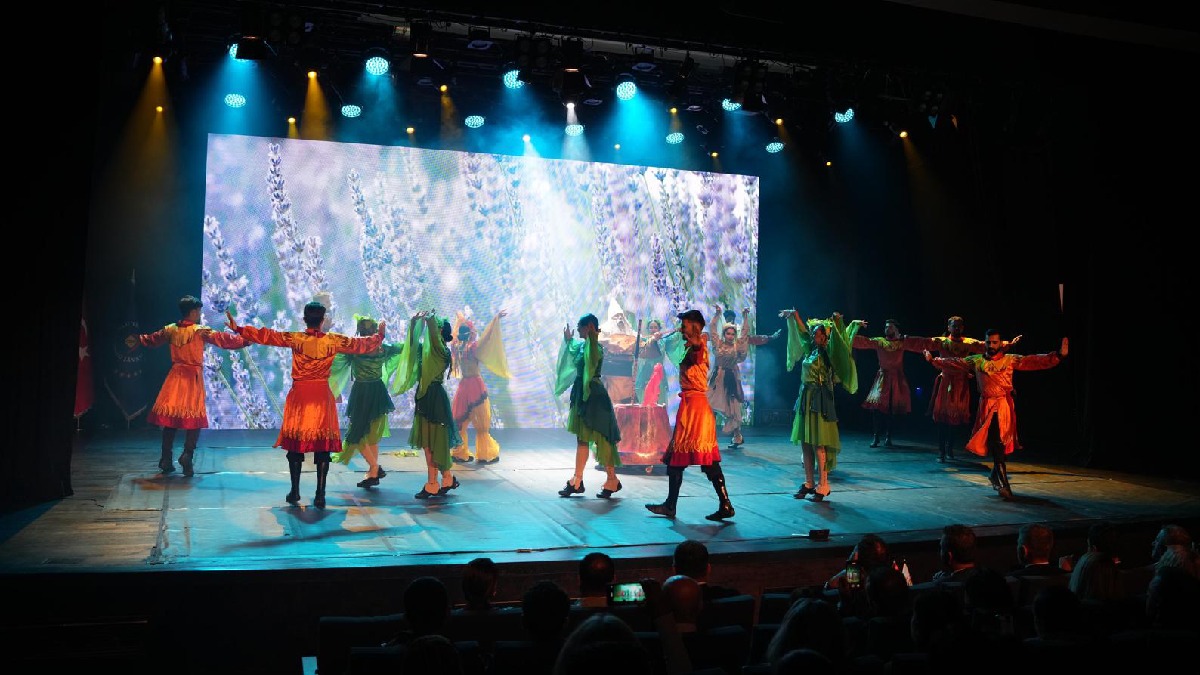 Destanların dansı büyüledi