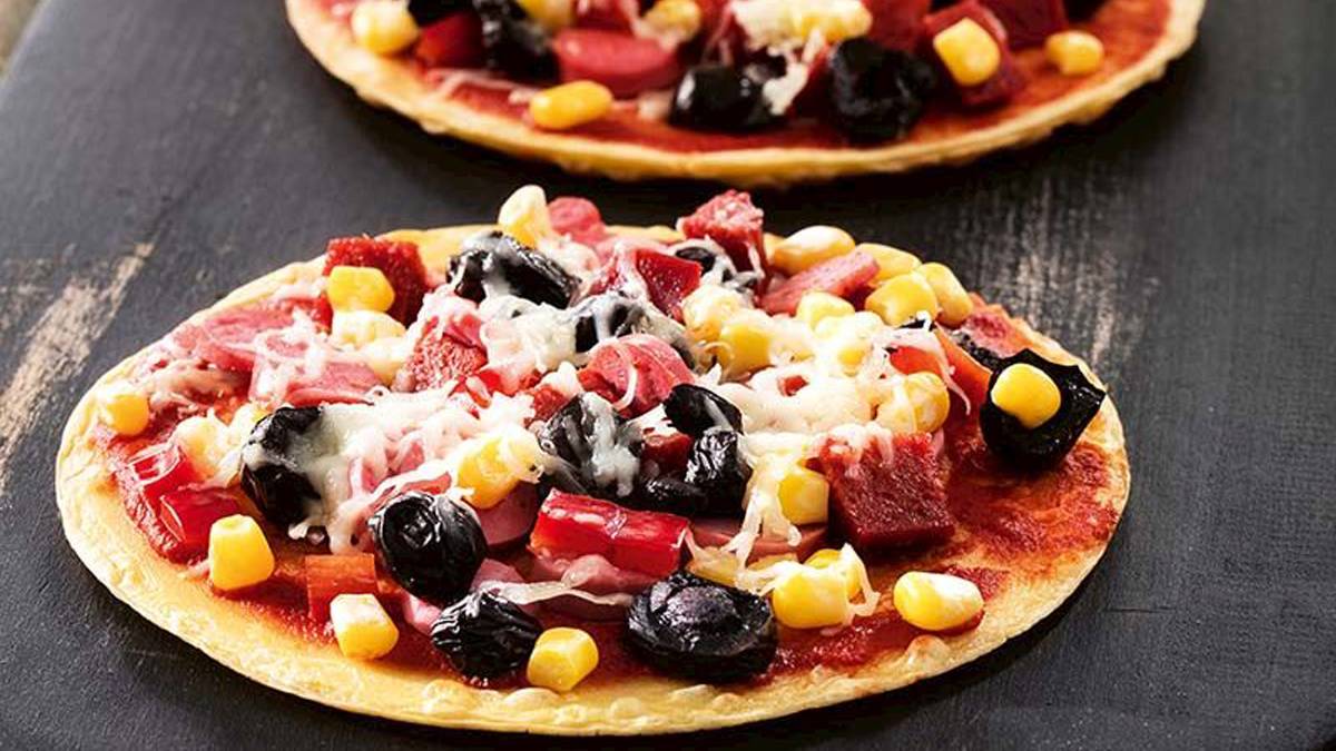 Hamur yoğurmaya son: Dakikalar içinde sofrada: Krep pizza ile hız rekoru kırın!