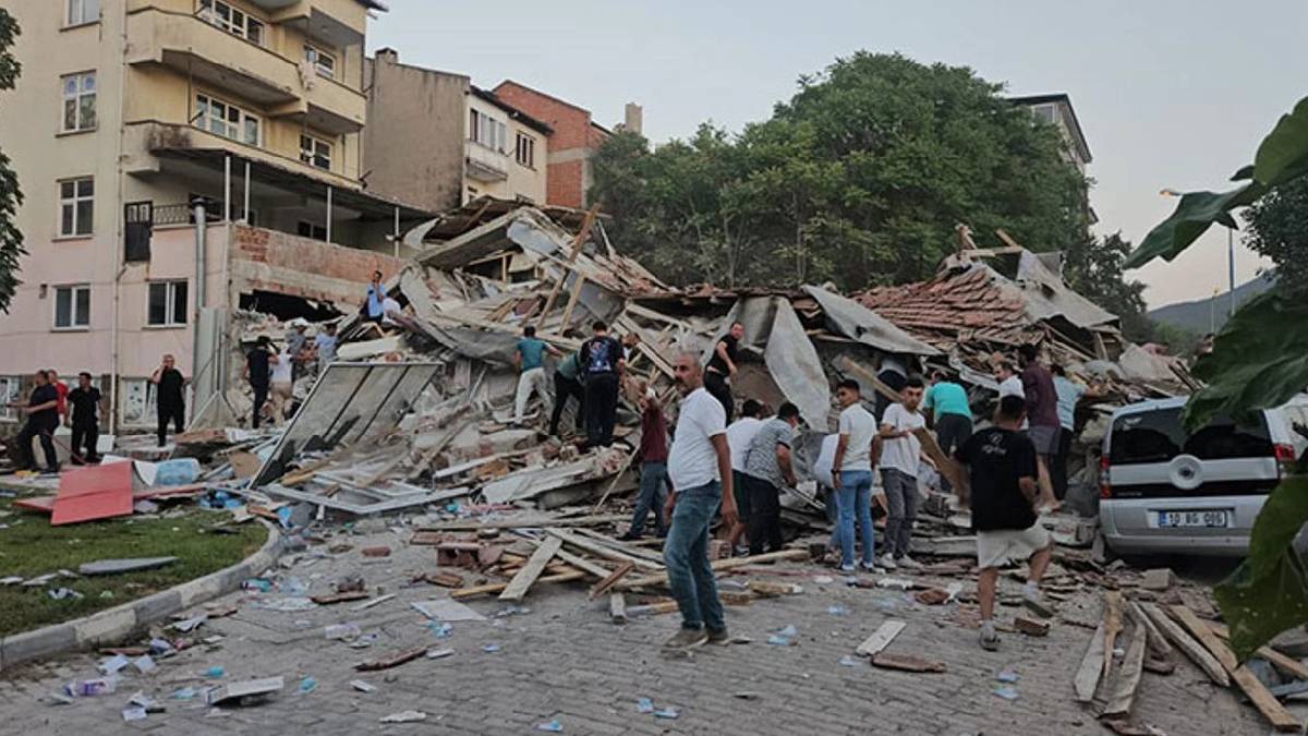 Uzmanlardan deprem uyarısı: “24 ilin binaları fay hattı üzerinde”