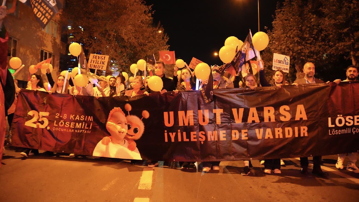 Başkan Sarıkurt, Lösemi Farkındalık Yürüyüşüne katıldı