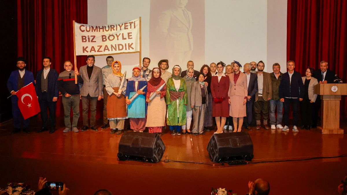 Uşak’ın Cumhuriyet destanı kitaplaştırıldı!