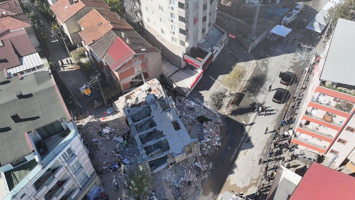 Gebze'de 4 kişiye mezar olan apartmanın çökme nedeni ortaya çıktı! Metro inşaatı sırasında yer altı suları çekildi