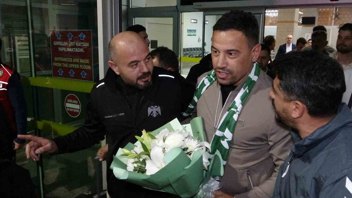 Çağdaş Atan Konyaspor'a imzayı attı