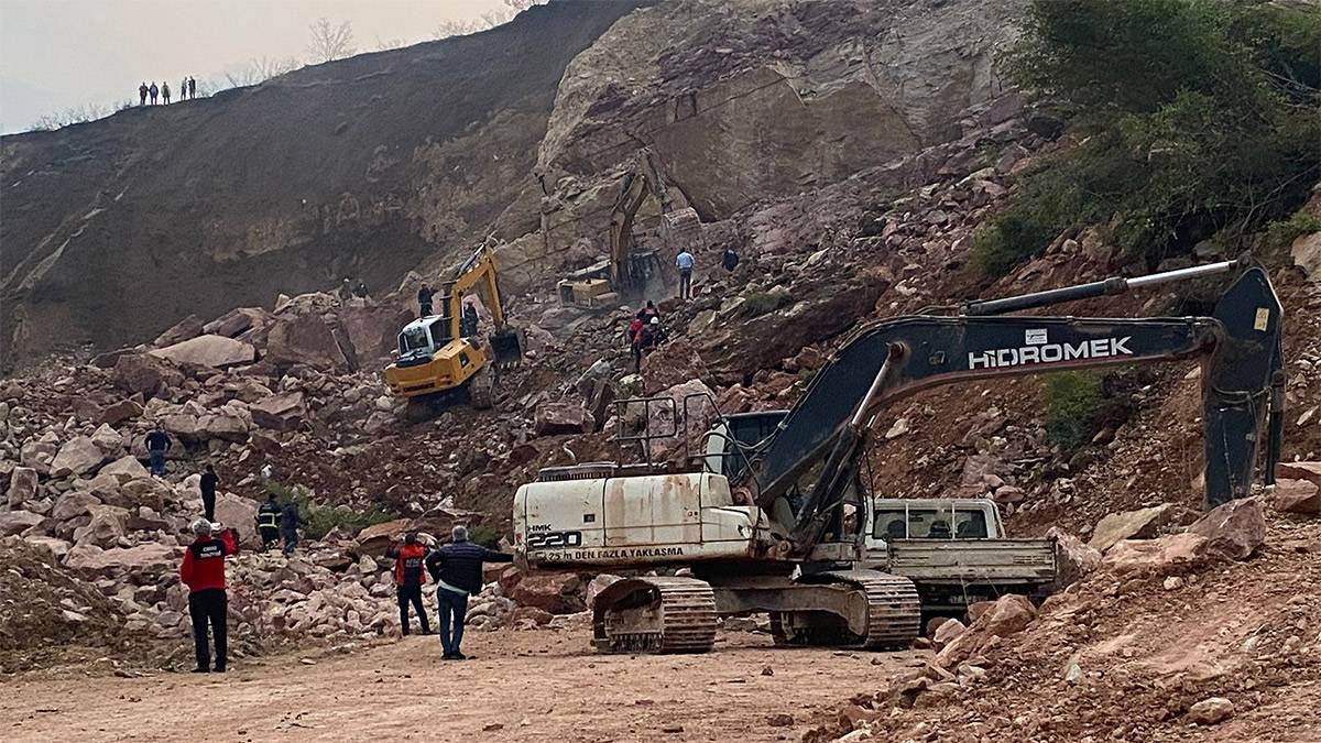 Ordu'da taş ocağında göçük: 2 işçi mahsur kaldı