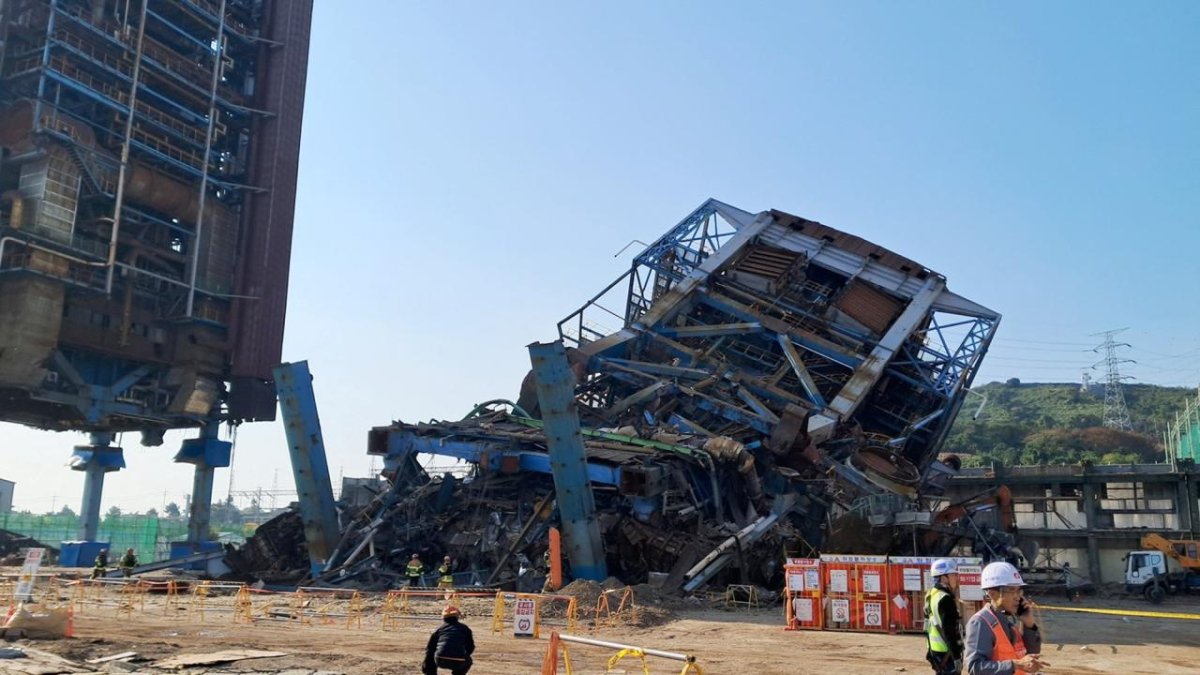 Güney Kore’de termik santralde kule çöktü: 7 kişi enkaz altında