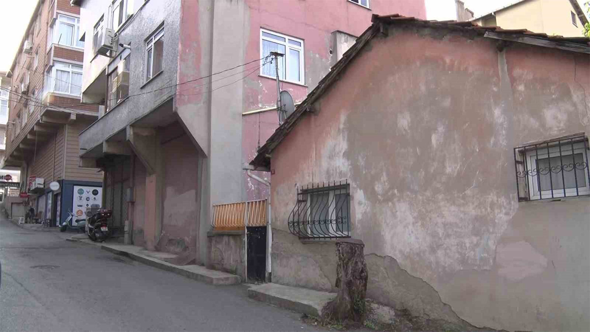 Üsküdar'da dehşete düşüren olay! Uyuyan eşini kızgın yağ ile öldürdü