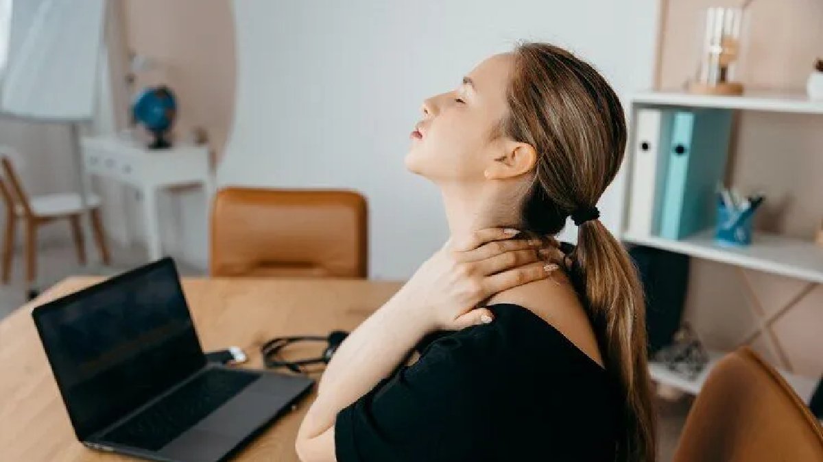 Günümüzün en büyük problemi! En büyük nedeni cep telefonu ve bilgisayar kullanımı! Uzman isim tek tek uyardı: ‘İhmal etmeyin’