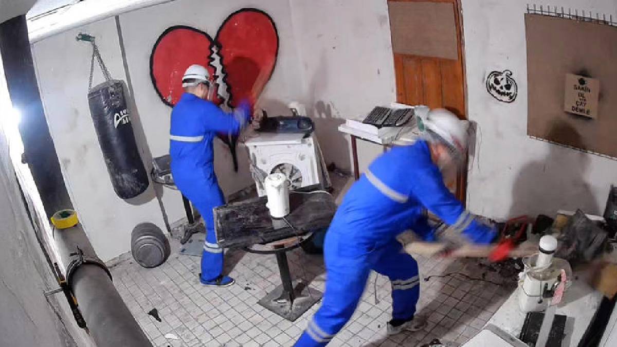 Vur, parçala, rahatla! 1000 TL veriyor, 30 dakika kalıyorlar: Çıkan pamuk gibi oluyor