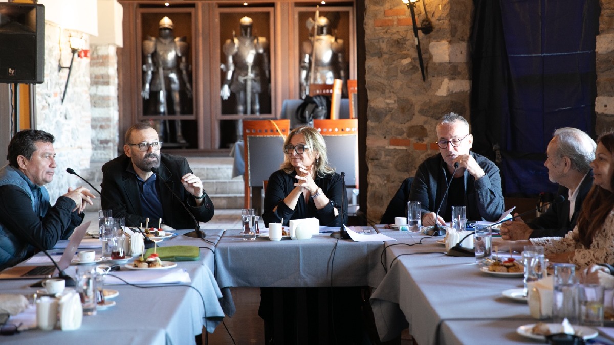 İzmir Şehir Tiyatroları Danışma Kurulu toplandı