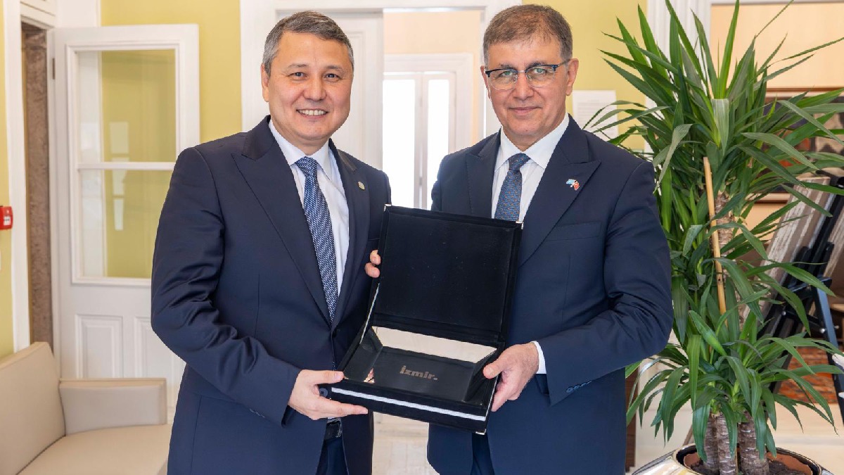 Başkan Tugay Kazakistan heyetini ağırladı