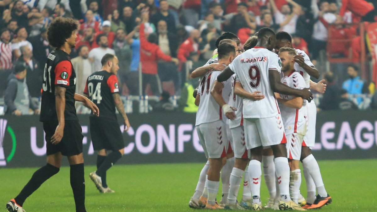 Tüm dünya Samsunspor'u konuşuyor: Kırmızı-beyazlıların Avrupa macerası manşetleri süsledi
