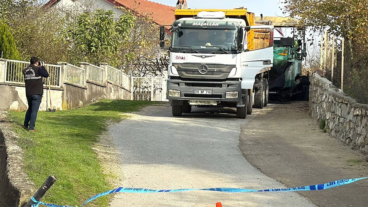 Asfalt çalışması sırasında işçiler elektrik akımına kapıldı! 1 ölü, 1 yaralı