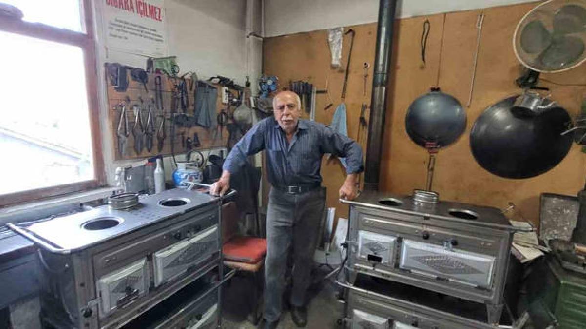 55 yıldır aynı istek ve özveriyle yapıyor! O üretiyor, içler ısınıyor: Babadan yadigar bir meslek…