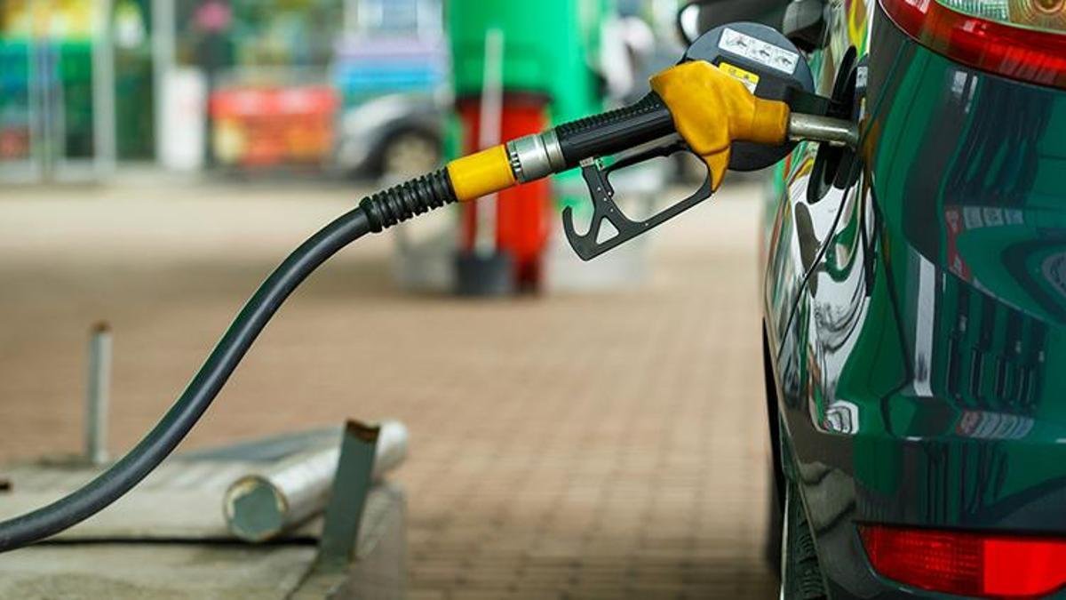 Son dakika akaryakıt fiyatları! 8 Kasım Cumartesi günü benzine ve motorine zam var mı?