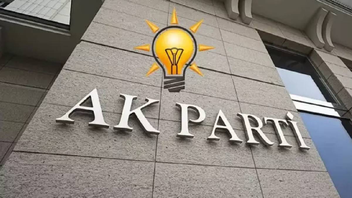 AK Parti'de beş il başkanı birden değişti