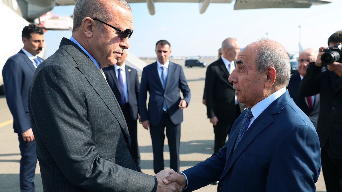 Erdoğan, Azerbaycan'ın başkenti Bakü'ye geldi
