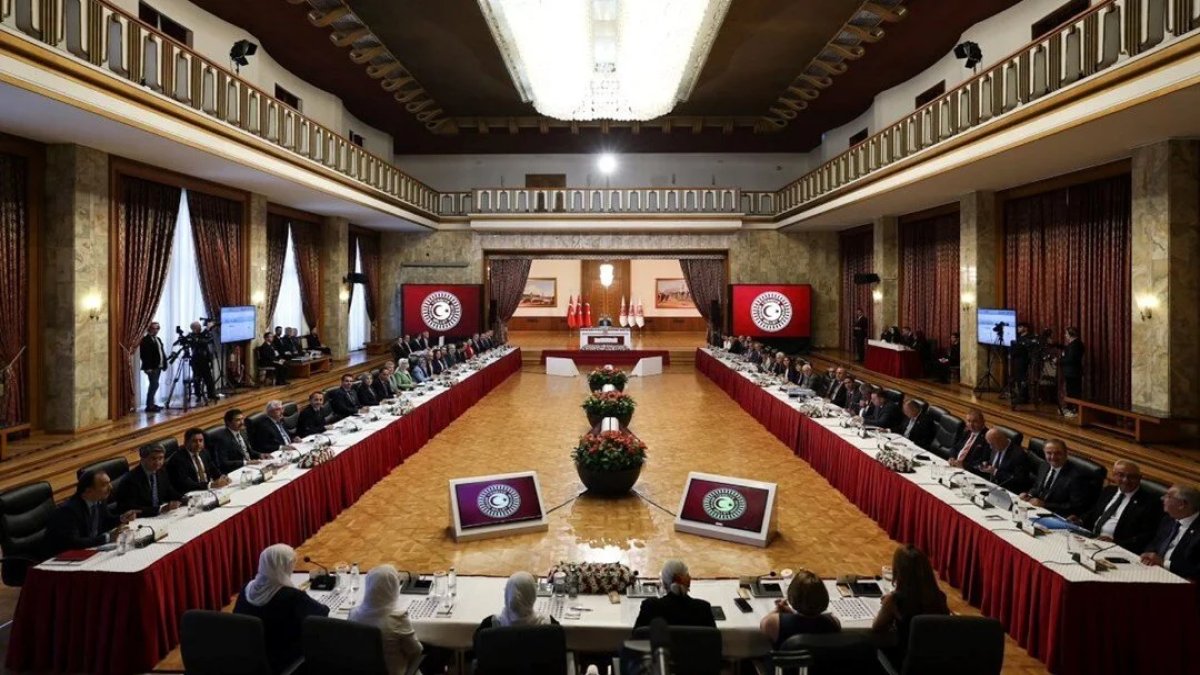 DEM Parti'den süreç açıklaması: Komisyonun raporu Meclis'e iletilecek