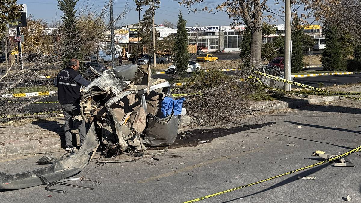 15 yaşında direksiyona geçti, araç 2'ye bölündü! 2 ölü, 1 yaralı