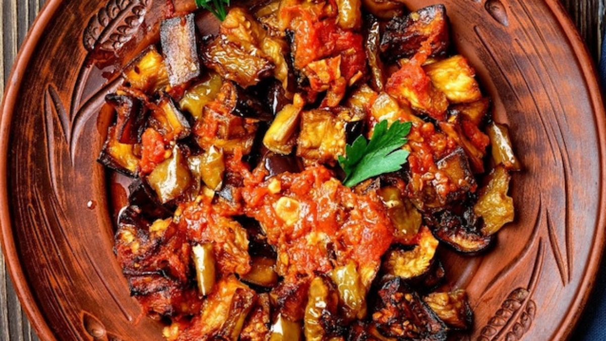 Esnaf lokantası usulü lezzet! Yiyen tarif isteyecek: İşte evde şakşuka yapımı…