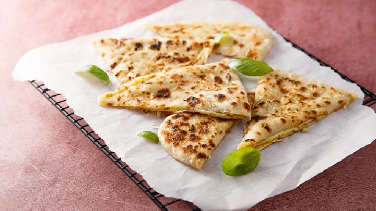 Kahvaltıya şipşak lezzet harikası! 10 dakikada hazır peynirli gözleme tarifi