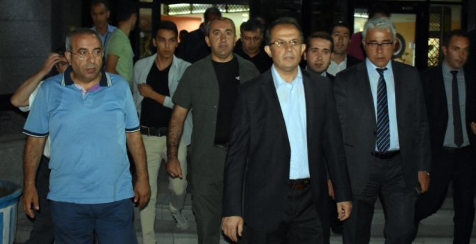 Van Valisi Taşyapan: Bu akşam 8 şehidimiz olma ihtimali var! - Sondakika haberleri