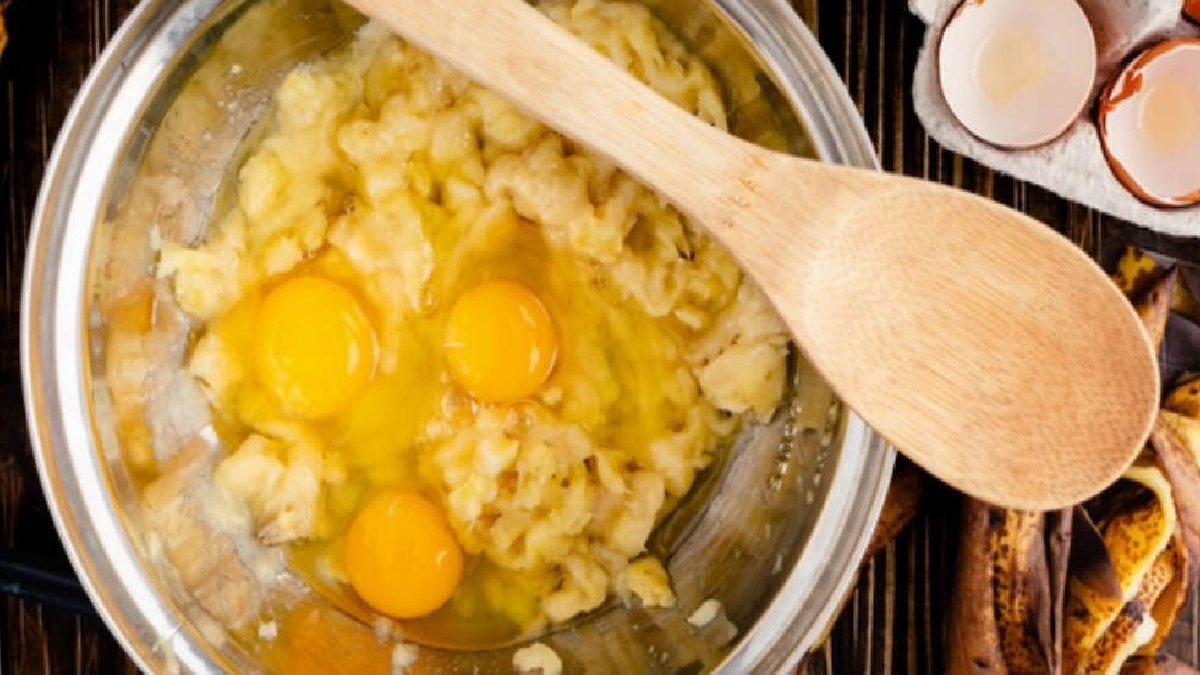 Eskiler boşuna kullanmamış! Yemek yaparken tahta kaşık kullanan akıllılık eder! İşte birçok kişinin bilmediği fayları…