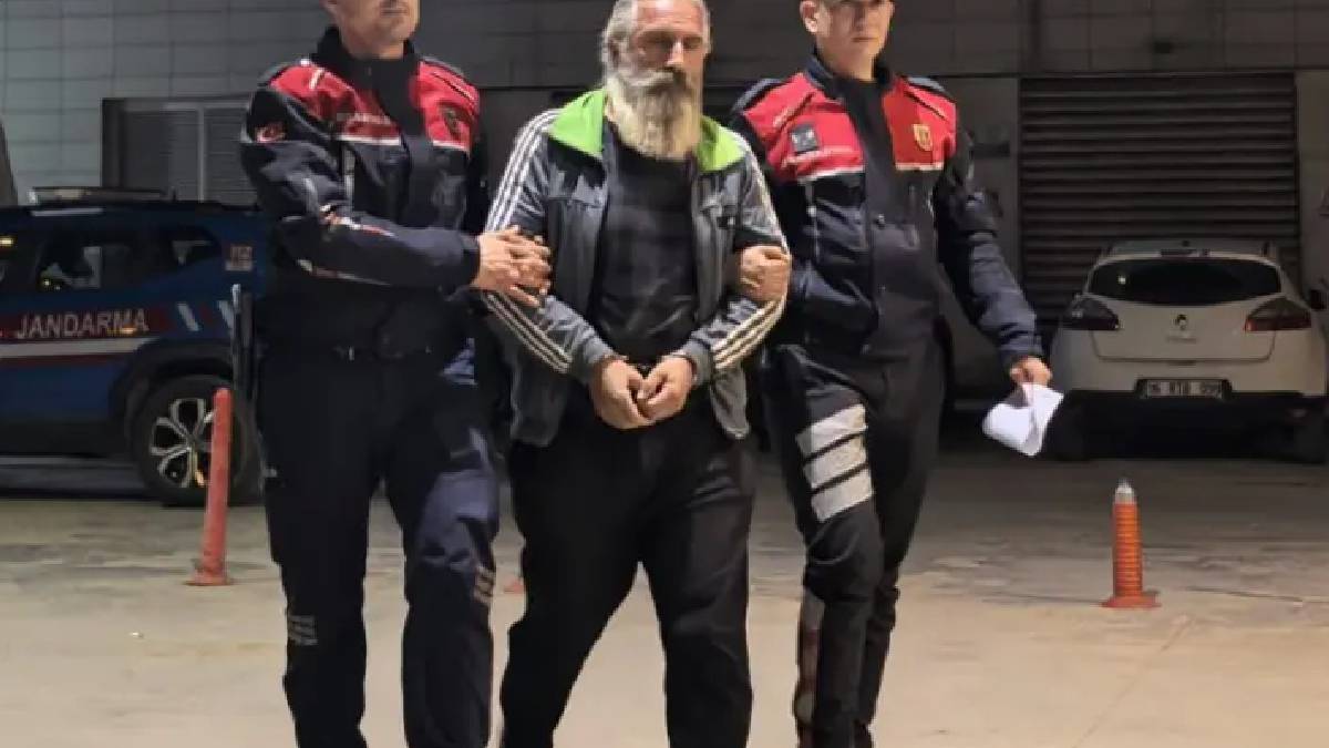 Organik baharatçı pazarda uyuşturucu tezgahı açtı