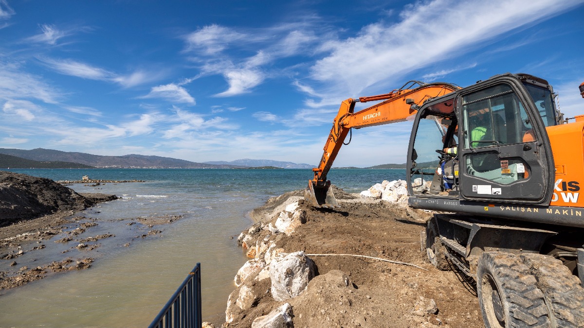 Yarımada’daki derelerden 100 bin ton malzeme çıkarıldı