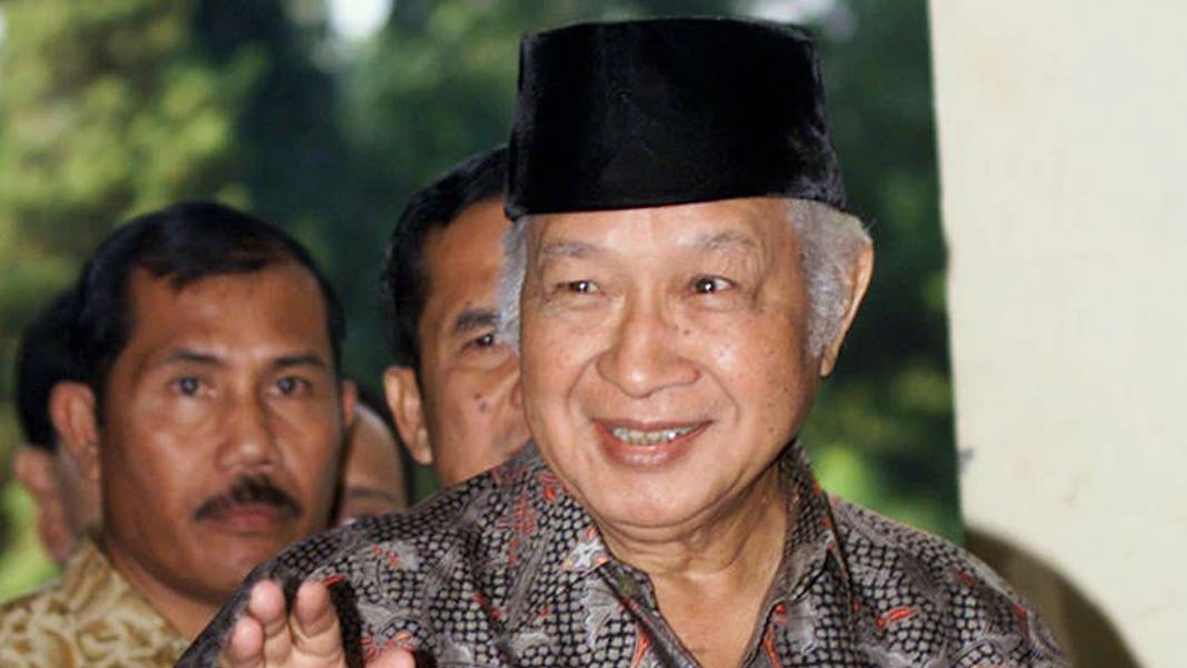 Endonezya’da tartışmalı karar: Eski diktatör Suharto’ya “Ulusal Kahraman” unvanı verildi