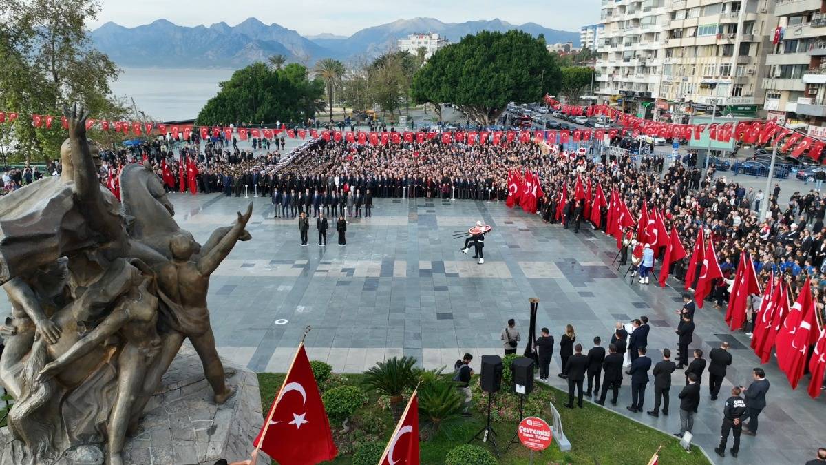 Antalya’da 09.05 geçe hayat durdu