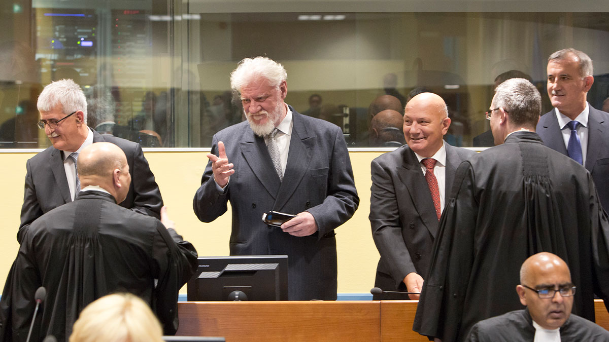 Savaş suçlusu sorumluluğunu kabul etti, erken tahliye edildi