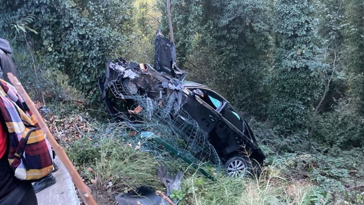 Sarıyer’de 17 yaşındaki ehliyetsiz sürücü kaza yaptı: 2’si çocuk 3 kişi yaralandı