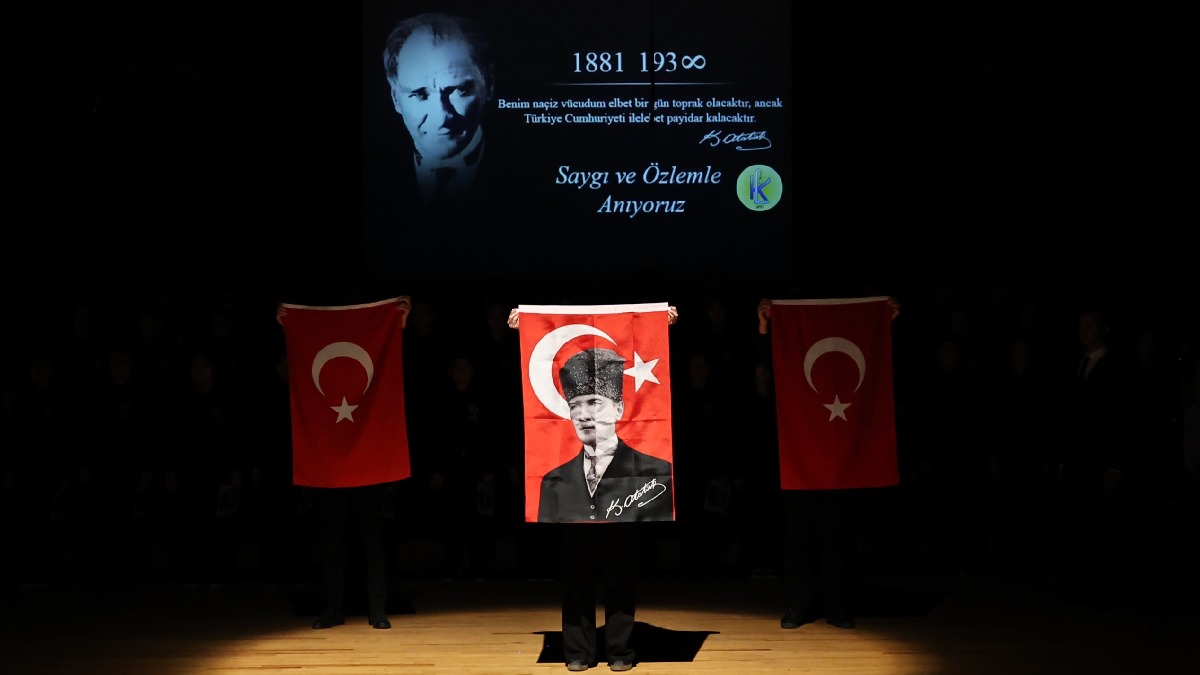 Cumhuriyetin kurucusu Atatürk saygıyla anıldı