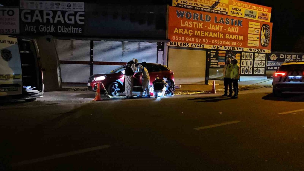 Büyükçekmece’de otomobil içindeki tartışma kanlı bitti: 2 ölü, 1 ağır yaralı