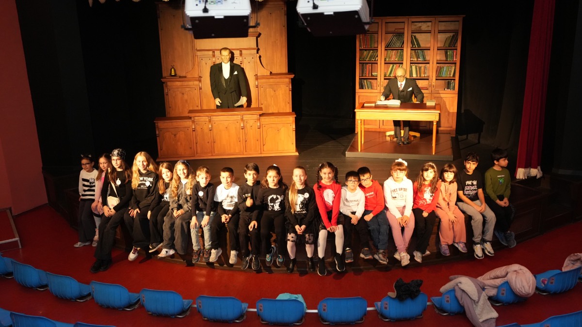 Eskişehir'de çocuklar Atatürk’ü sevgi ve minnetle andı