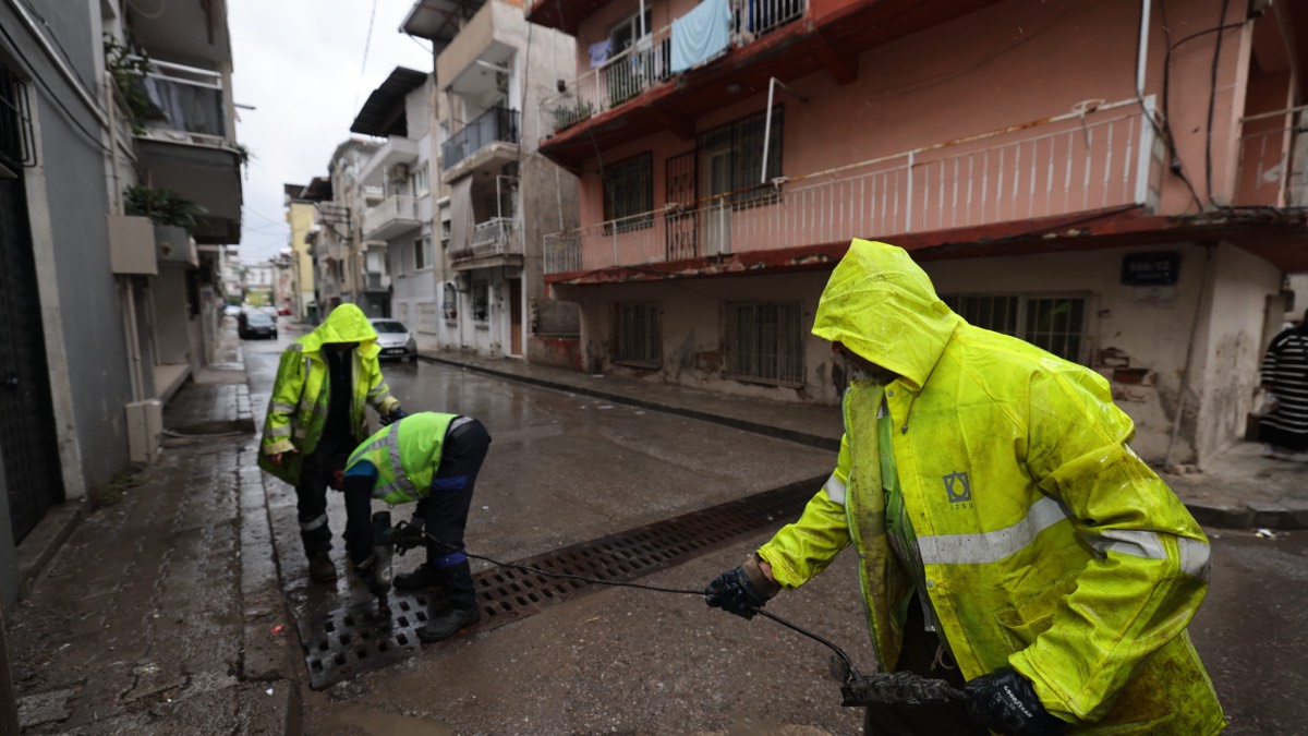 İzmir’de yağış önlemleri: 750 personel ve 210 araçla seferberlik