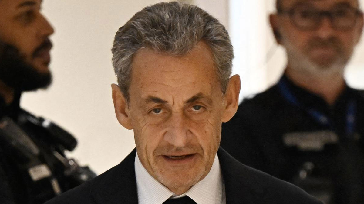 Eski Fransa Cumhurbaşkanı Sarkozy, serbest bırakıldı