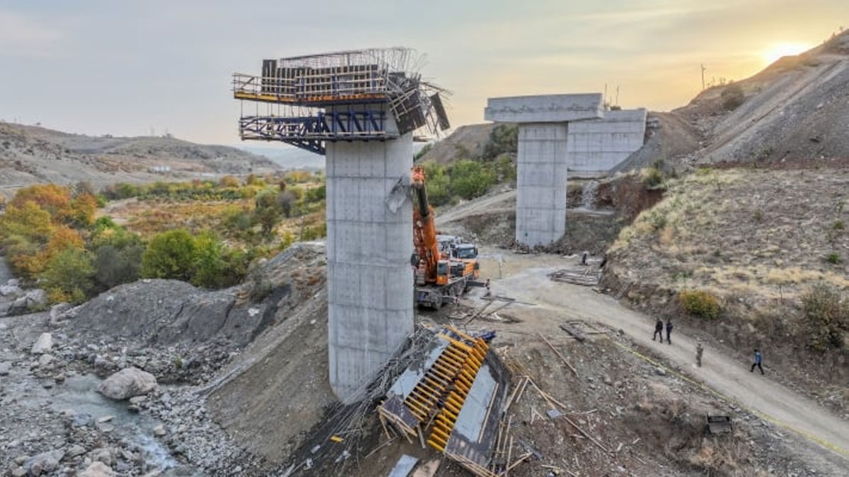 Diyarbakır'da viyadük çökmesiyle 4 işçi hayatını kaybetmişti: Soruşturma kapsamında 4 kişi gözaltına alındı
