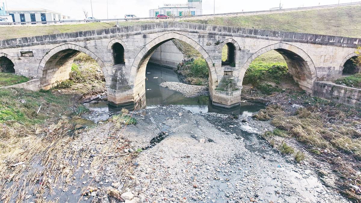 Haramidere Köprüsü'nün Selimiye Camii'nden farkı ne? Bu da Mimar Sinan eseri değil mi?