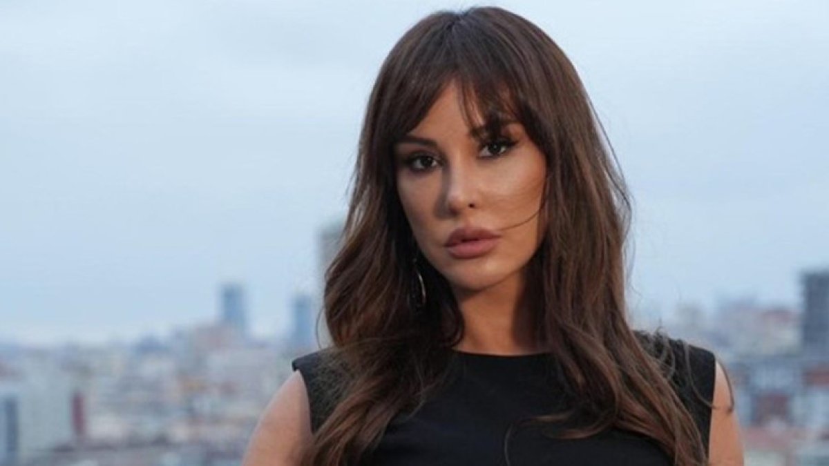 8 yıl sonra tekrar ekranlarda! Ebru Destan'ın yıllar içindeki değişimi gündem oldu: Hiç yaşlanmamış